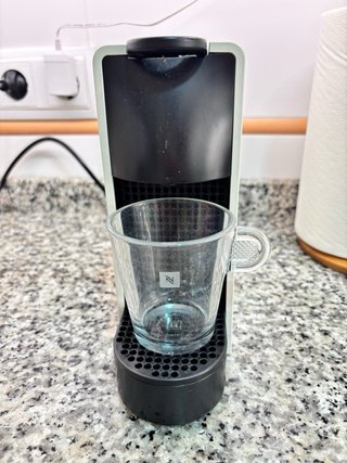 Cafetera Nespresso Essenza Mini Blanca