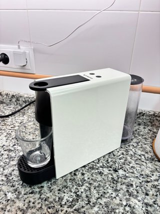 Cafetera Nespresso Essenza Mini Blanca