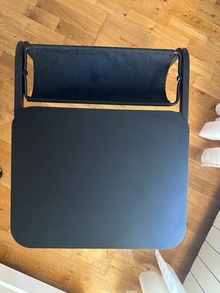 Mesa auxiliar Olserod negra de IKEA