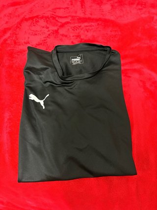 Camiseta Puma Negra y Roja Deporte
