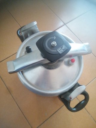 Olla a presión Seb
