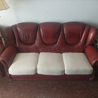 Sillónes vintage piel marron granate todos.