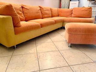 Divano angolare con pouf arancione