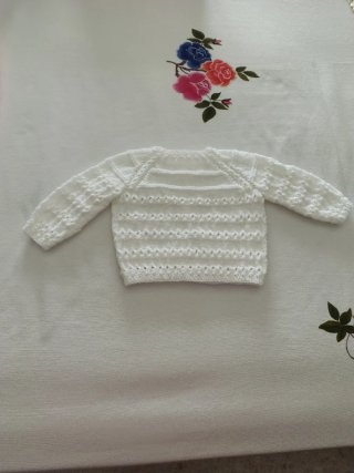 Jersey de bebé blanca tejida