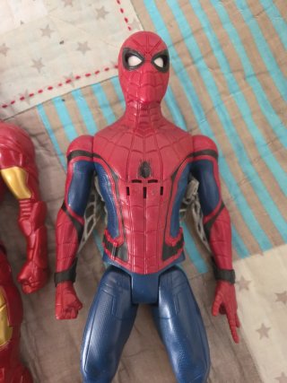 Figuras Marvel Iron Man y Spiderman