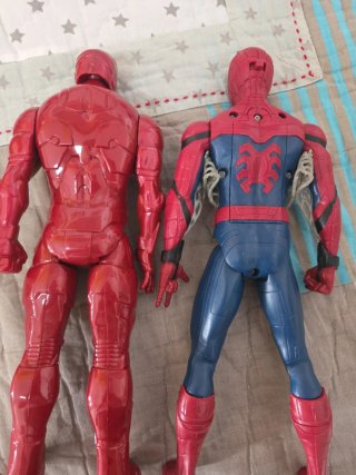 Figuras Marvel Iron Man y Spiderman