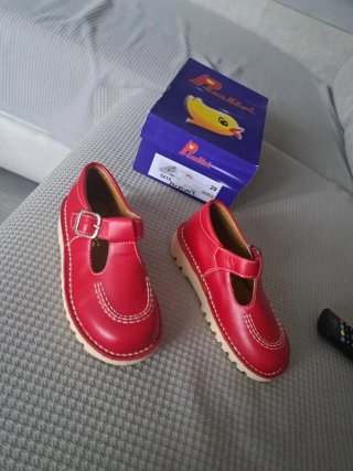 Sandalias niño piel rojas Talla 29 sin estrenar