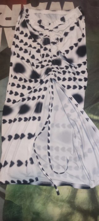 Falda midi estampada corazones
