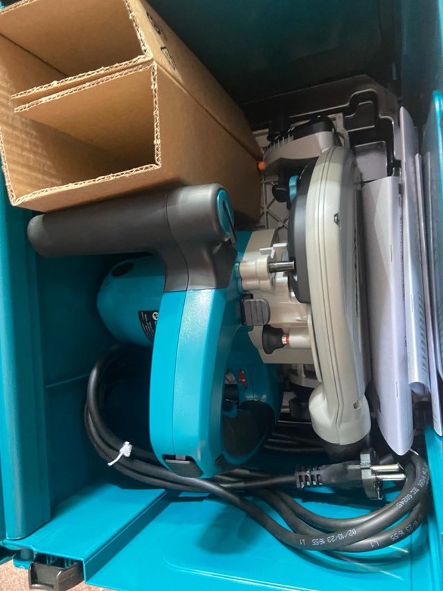 Sierra Circular Makita SP6000J