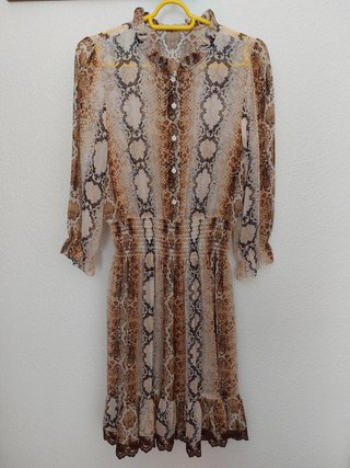 Vestido animal print con forro interior y cintura