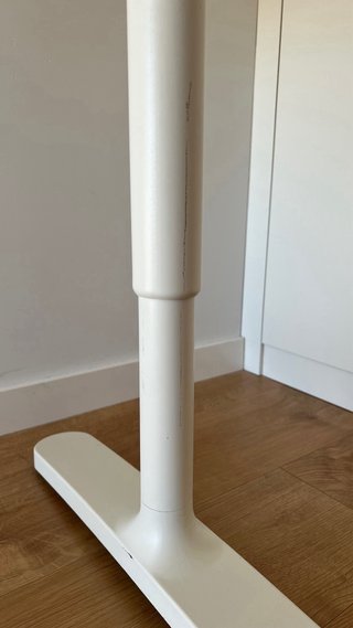 Escritorio IKEA Bekant 140x60 cm – Madera / Blanco