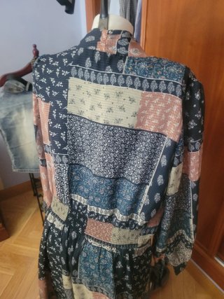 Vestido estampado patchwork manga larga