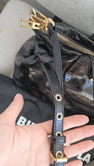 Bolso Bimba y Lola Piel Negro Dorado