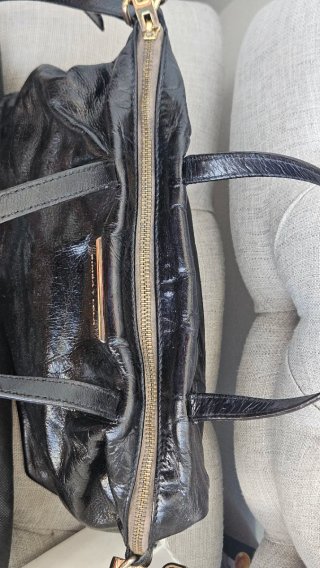 Bolso Bimba y Lola Piel Negro Dorado