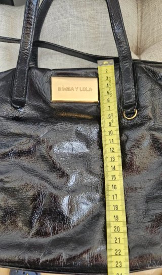 Bolso Bimba y Lola Piel Negro Dorado
