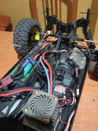 Camión RC 4x4 Brushless