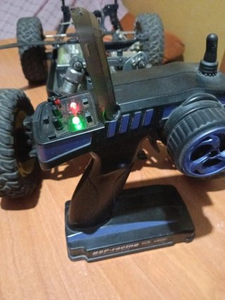 Camión RC 4x4 Brushless