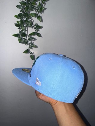 Cappello New Era custom fiori rosa e azzurro