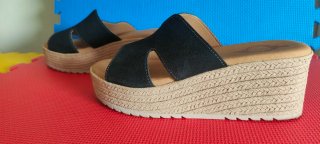 Sandalias Plataforma Negras y plataforma beige