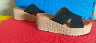 Sandalias Plataforma Negras y plataforma beige