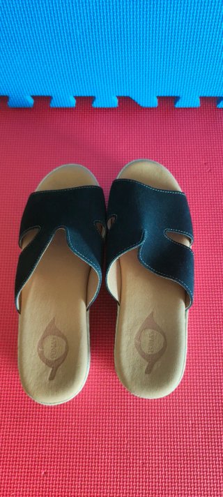 Sandalias Plataforma Negras y plataforma beige