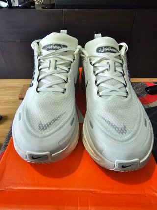 Nike Vomero plus ZoomX Run
