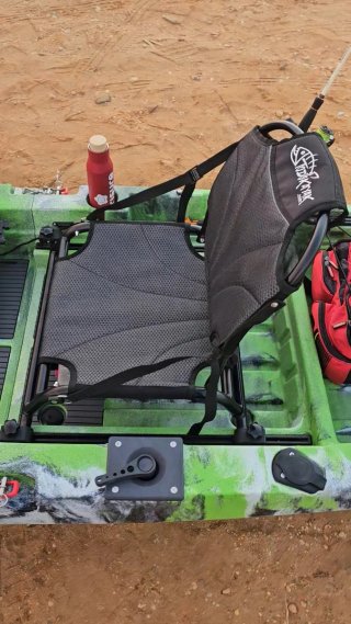 Kayak de pesca desmontable con pedalera de aletas