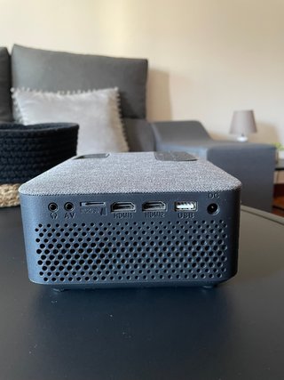 Proyector Prixton Gris + Trípode Amarillo