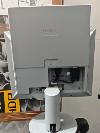 Pantalla Sony TFT  de 15 pulgadas