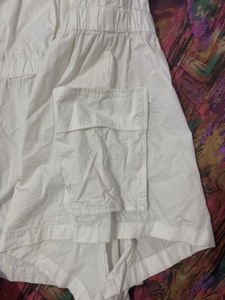 Mono palabra de honor blanco con bolsillos