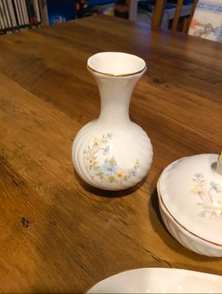 Juego Peinadora Vintage Flores Doradas
