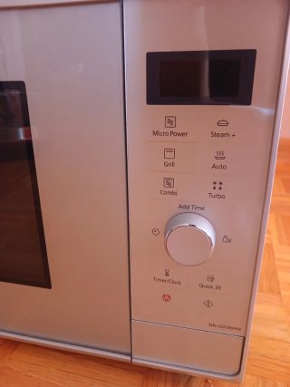Microondas Panasonic Inverter 23 Litros con grill.