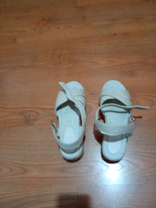 Sandalias esparto beige con cuña