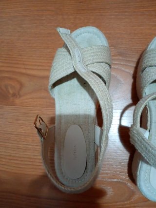 Sandalias esparto beige con cuña