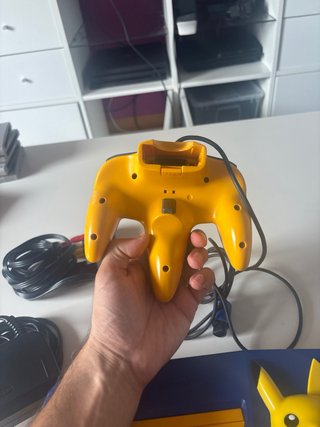 Nintendo 64 Edizione Speciale Pikachu