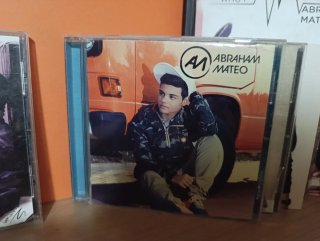 Libros y CDs Abraham Mateo