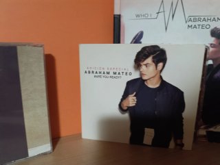 Libros y CDs Abraham Mateo