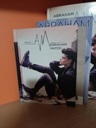 Libros y CDs Abraham Mateo