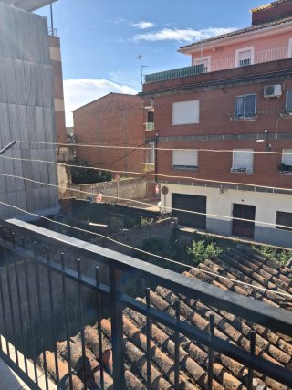 CASA CENTRICA CON PATIO Y COCHERA