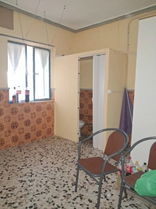 CASA CENTRICA CON PATIO Y COCHERA