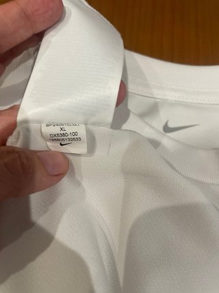 Camiseta deportiva Nike blanca