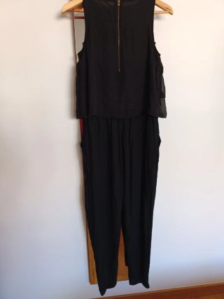 Mono H&M negro volantes talla M