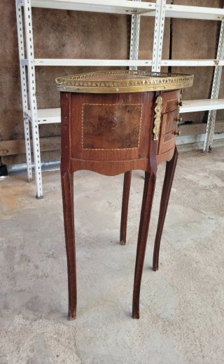 Mesa auxiliar francesa de madera