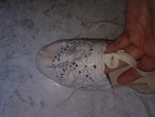 Alpargatas blancas y beige con cordones
