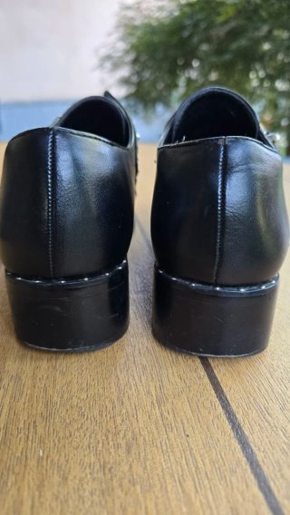 Scarpe rock fibbie e borchie tg.38