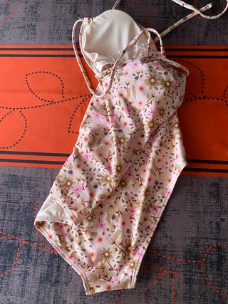 Precioso bañador estampado nuevo