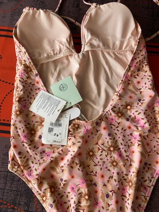 Precioso bañador estampado nuevo