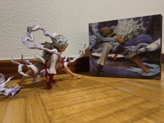 Figura One Piece de Monkey D Luffy en resina