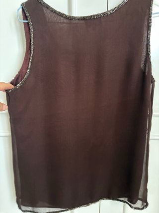 Blusa sin mangas con pedrería marrón