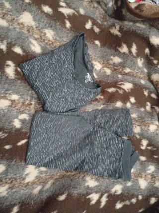 Conjunto niña camiseta y leggins